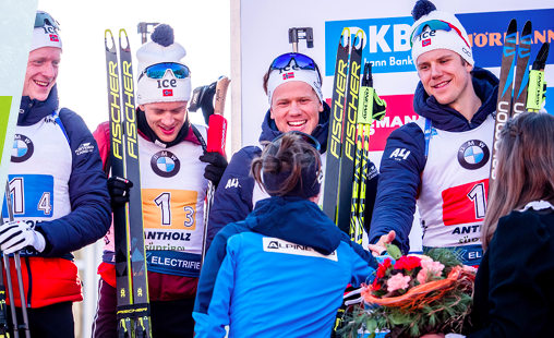 That's me presenting the medals to the men's relay winners at World's. What an honor! And both my Athletes' Committee colleagues (Martin Fourcade and Erik Lesser) were on the podium.